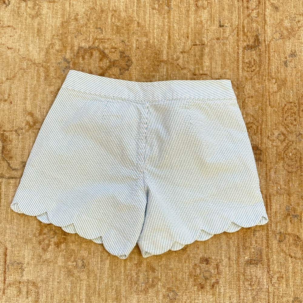 Lilly Pulitzer seersucker light blue scalloped edge shorts size 00. - Picture 6 of 12